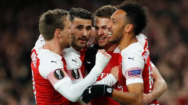 LIGA EUROPA. QUARTAS DE FINAL. JOGOS DE IDA. ARSENAL. INGLATERRA. NAPOLI. ITÁLIA. BENFICA. PORTUGAL. ENTRANCHT FRANKFURT. ALEMANHA. VILLARREAL. ESPANHA. VALENCIA. ESPANHA. CHELSEA. INGLATERRA. SLAVIA PRAGA. REPÚBLICA TCHECA.