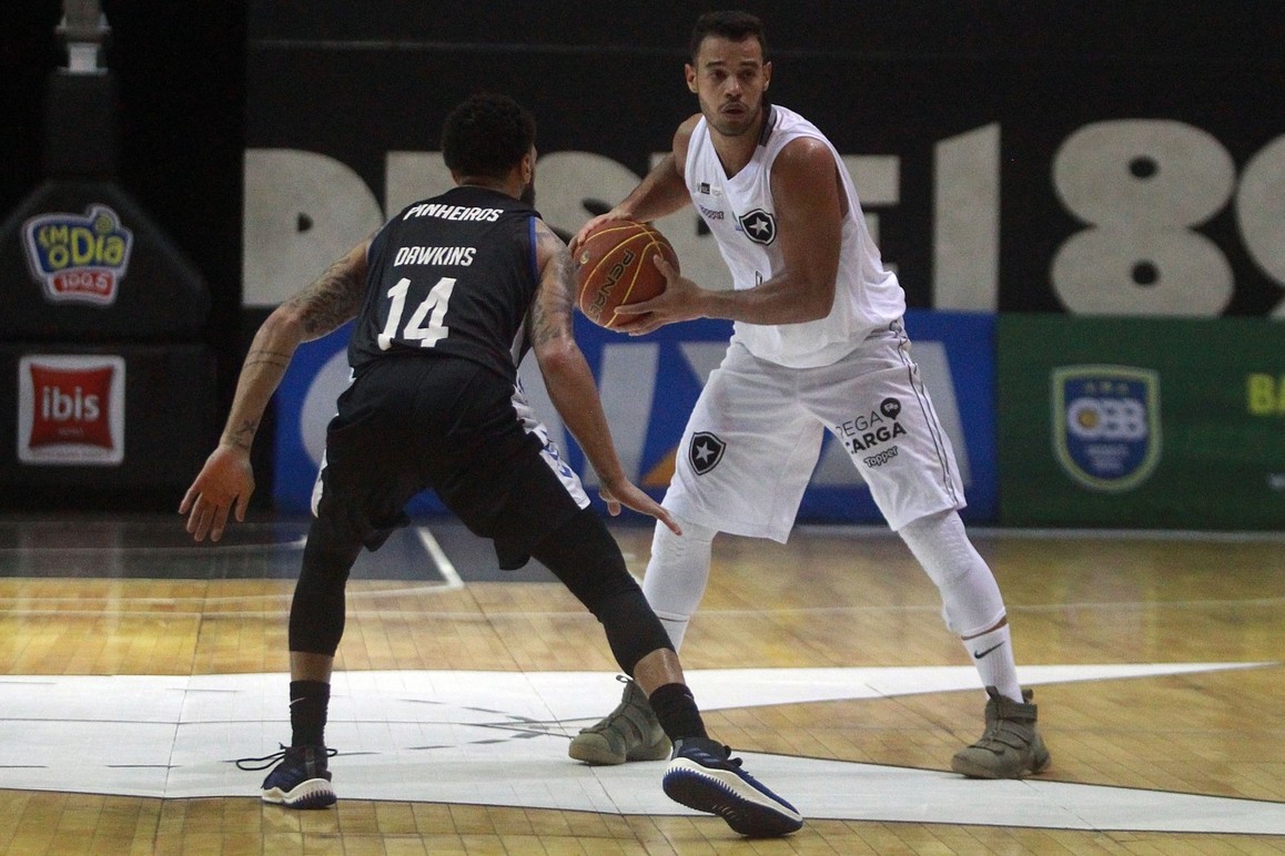 NOVO BASQUETE BRASIL. NBB. 2018.2019. TEMPORADA. PINHEIROS-SP. BOTAFOGO-RJ. QUARTAS DE FINAL. QUARTO JOGO. QUINTO JOGO EM SÃO PAULO-SP.