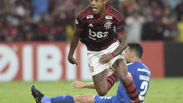 CAMPEONATO BRASILEIRO DA SÉRIE A. PRIMIERA RODADA. SÃO PAULO-SP. BOTAFOGO-RJ. CRUZEIRO-MG. FLAMENGO-RJ. CHAPECOENSE-SC. INTERNACIONAL-RS. ATLÉTICO-MG. AVAÍ-SC.