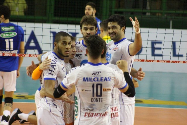 SUPERLIGA MASCULINA DE VÔLEI. SEMIFINAIS. TAUBATÉ-SP. CLASSIFICADO. SEIS-SP. CLASSIFICADO. CRUZEIRO-MG. ELIMINADO. SESC-RJ. ELIMINADO.