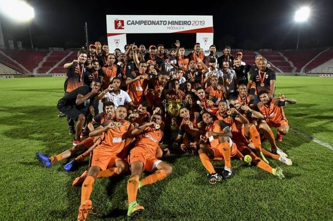 CAMPEONATO MINEIRO MÓDULO 2. COIMBRA-MG. CAMPEÃO. UBERLÂNDIA-MG. VICE-CAMPEÃO. FUTEBOL PAULISTA SEGUNDA DIVISÃO. CAMPEONATOS EUROPEUS.