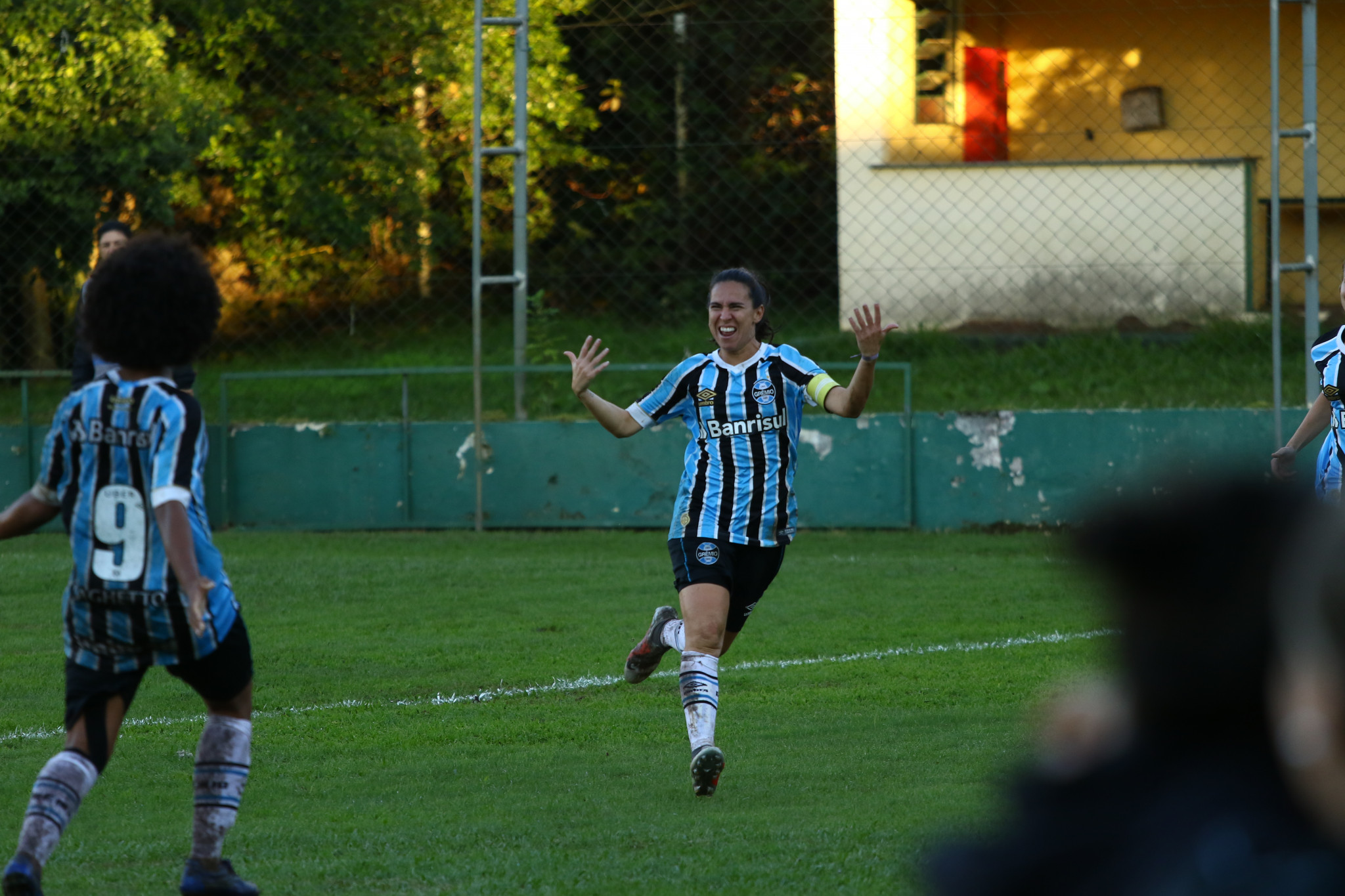 CAMPEONATO BRASILEIRO DE FUTEBOL FEMININO SÉRIE A2. OITAVAS DE FINAL. JOGOS DE IDA. GRÊMIO-RS. CLASSIFICADO. FLUMINENSE-RJ. ELIMINADO. AMÉRICA-MG. CLASSIFICADO. BAHIA LUSACA-BA. ELIMINADO.