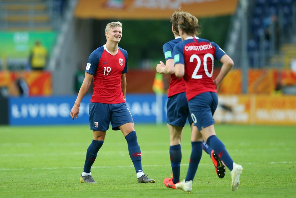 COPA DO MUNDO DE FUTEBOL SUB-20. PRIMEIRA FASE. TERCEIRA RODADA. GRUPO C. URUGUAI. PRIMEIRO COLOCADO. NOVA ZELÂNDIA. SEGUNDO COLOCADO. NORUEGA. TERCEIRO LUGAR. HONDURAS. QUARTO LUGAR.