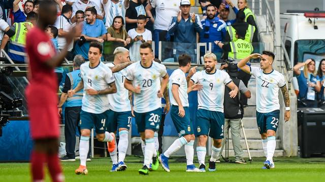 COPA AMÉRICA DE 2019. PRIMEIRA FASE. TERCEIRA RODADA. GRUPO B. COLÔMBIA. PRIMEIRO COLOCADO. ARGENTINA. SEGUNDA COLOCADA. PARAGUAI. TERCEIRO COLOCADO. CATAR. QUARTO COLOCADO.