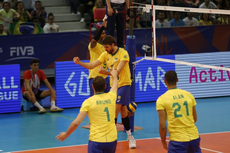LIGA DAS NAÇÕES DE VÔLEI. BRASIL. PORTUGAL.