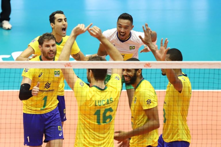 LIGA DAS NAÇÕES DE VÔLEI. BRASIL. RÚSSIA.