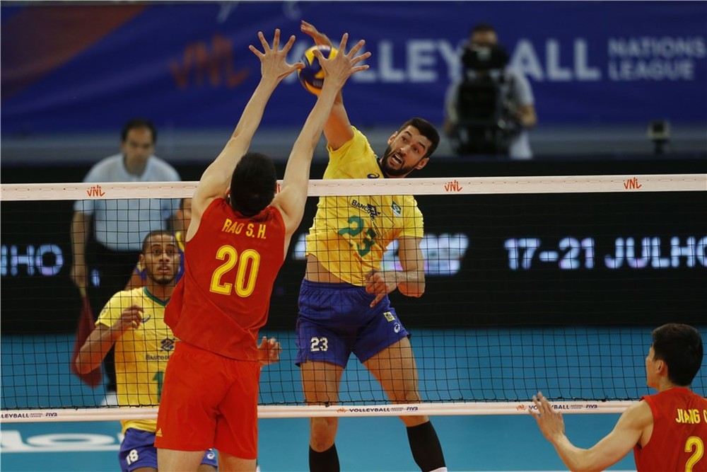 LIGA DAS NAÇÕES DE VÔLEI. BRASIL. CHINA. PRIMEIRA FASE.