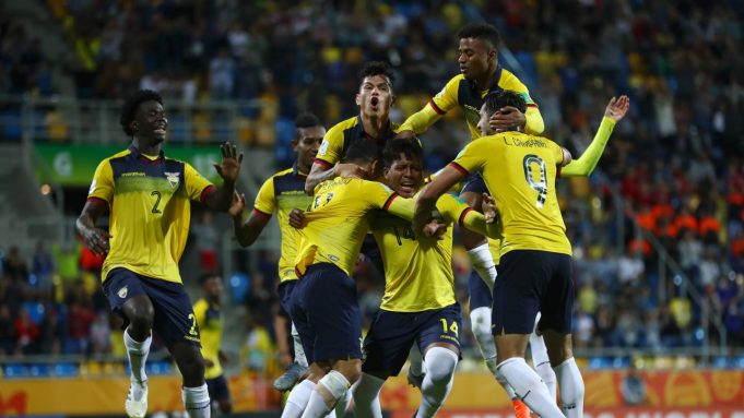 COPA DO MUNDO DE FUTEBOL SUB-20. DECISÃO DO TERCEIRO E QUARTO LUGAR. EQAUDOR. TERCEIRO LUGAR. ITÁLIA. QUARTO LUGAR.
