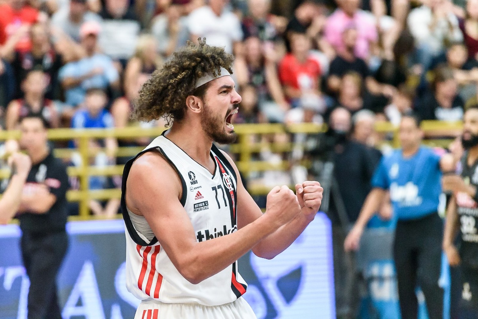 NOVO BASQUETE BRASIL. NBB. 11. JOGO CINCO DAS FINAIS. FLAMENGO-RJ. HEXACAMPEÃO. FRANCA-SP. VICE-CAMPEÃO.