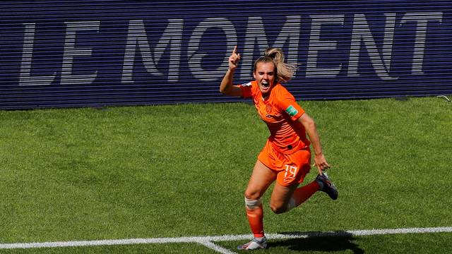 COPA DO MUNDO DE FUTEBOL FEMININO DE 2019. PRIMEIRA FASE. PRIEMIRA RODADA. GRUPO E. CANADÁ. CAMARÕES. HOLANDA. NOVA ZELÂNDIA.