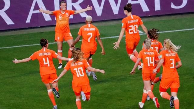 COPA DO MUNDO DE FUTEBOL FEMININO DE 2019. OITAVAS DE FINAL. HOLANDA. CLASSIFICADA. JAPÃO. ELIMINADA. QUARTAS DE FINAL. NORUEGA. INGLATERRA. FRANÇA. ESTADOS UNIDOS. ITÁLIA. HOLANDA. SUÉCIA. ALEMANHA.