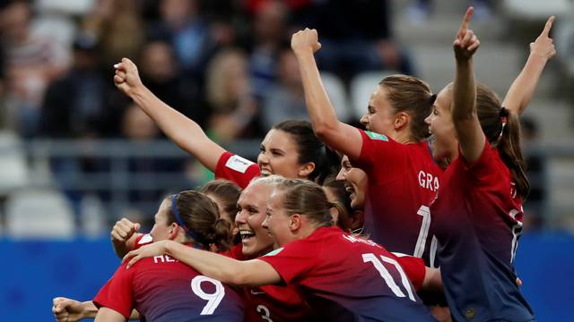 COPA DO MUNDO DE FUTEBOL FEMININO DE 2019. PRIEMIRA FASE. PRIMEIRA RODADA. GRUPO A. NORUEGA. NIGÉRIA.