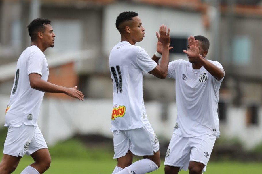 CAMPEONATO BRASILEIRO DE FUTEBOL SUB-17. PRIMEIRA FASE. OITAVA RODADA. GRUPO A. SANTOS-SP. CRUZEIRO-MG. VASCO-RJ. PONTE PRETA-SP. ATHLETICO-PR. SPORT-PE. CORITIBA-PR. FLUMINENSE-RJ. GRUPO B. CORINTHIANS-SP. GRÊMIO-RS. AMÉRICA-MG. VITÓRIA-BA. CHAPECOENSE-SC. INTERNACIONAL-RS. BOTAFOGO-RJ. BAHIA-BA.