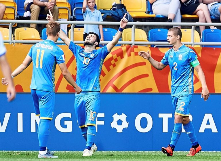 COPA DO MUNDO DE FUTEBOL SUB-20. SEMIFINAIS. UCRÂNIA. CLASSIFICADA. ITÁLIA. ELIMINADA. EQUADOR. COREIA DO SUL. DECISÃO DO TERCEIRO LUGAR. ITÁLIA CONTRA EQAUDOR OU COREIA DO SUL. FINAL. UCRÂNIA CONTRA EQUADOR OU COREIA DO SUL.