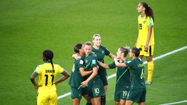 COPA DO MUNDO DE FUTEBOL FEMININO DE 2019. PRIMEIRA FASE. TERCEIRA RODADA. GRUPO C. ITÁLIA. PRIMEIRA COLOCADA. AUSTRÁLIA. SEGUNDA COLOCADA. BRASIL. TERCEIRA RODADA. JAMAICA. QUARTO LUGAR.