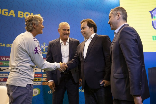 CBF. CONFEDERAÇÃO BRASILEIRA DE FUTEBOL. TIME EMPRESA.