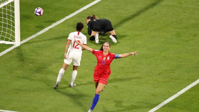 COPA DO MUNDO DE FUTEBOL FEMININO DE 2019. SEMIFINAIS. JOGOS ÚNICOS. ESTADOS UNIDOS. CLASSIFICADO. INGLATERRA. ELIMINADA. DECISÃO DO TERCEIRO E QUARTO LUGAR. INGLATERRA CONTRA O PERDEDOR DE SUÉCIA OU HOLANDA. FINAL. ESTADOS UNIDOS CONTRA O VENCEDOR DE SUÉCIA OU HOLANDA.