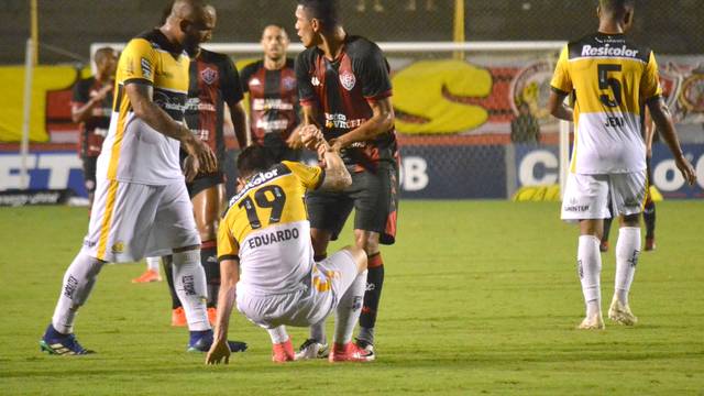 CAMPEONATO BRASILEIRO DA SÉRIE B. DÉCIMA RODADA. LONDRINA-PR. FIGUEIRENSE-SC. VITÓRIA-BA. CRICIÚMA-SC.