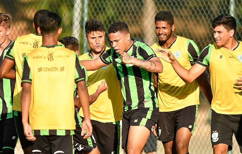 CAMPEONATO BRASILEIRO DE FUTEBOL SUB-20. PRIMEIRA FASE. DÉCIMA RODADA. AMÉRICA-MG. ATHLETICO-PR. VASCO-RJ. VITÓRIA-BA. SPORT-PE. FLAMENGO-RJ. CORINTHIANS-SP. CORITIBA-PR. PONTE PRETA-SP. ATLÉTICO-MG. CRUZEIRO-MG. CHAPECOENSE-SC. BOTAFOGO-RJ. BAHIA-BA. SÃO PAULO-SP. SANTOS-SP.