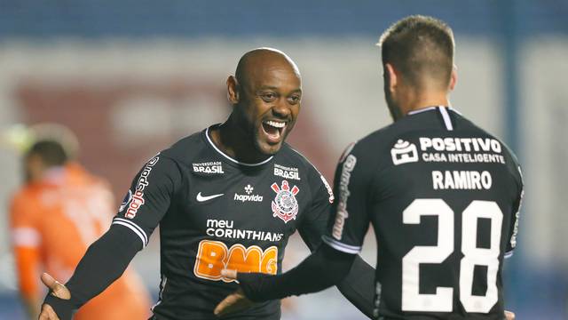 COPA SUL-AMERICANA DE 2019. OITAVAS DE FINAL. CORINTHIANS-SP. BRASIL. CLASSIFICADO. MONTEVIDEO WANDERERS. URUGUAI. ELIMINADO. INDEPENDIENTE. ARGENTINA. CLASSIFICADO. UNIVERSIDAD DE QUITO. EQUADOR. ELIMINADO. QUARTAS DE FINAL. COLÓN. ARGENTINA. ZULIA. VENEZUELA. ATLÉTICO-MG. BRASIL. LA EQUIDAD. COLÔMBIA. INDEPENDIENTE. ARGENTINA. INDEPENDIENTE DEL VALLE. EQUADOR. FLUMINENSE-RJ. BRASIL. CORINTHIANS-SP. BRASIL.