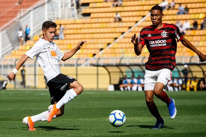 CAMPEONATO BRASILEIRO DE FUTEBOL SUB-17. FINAL. JOGO DE IDA. CORINTHIANS-SP. FLAMENGO-RJ.