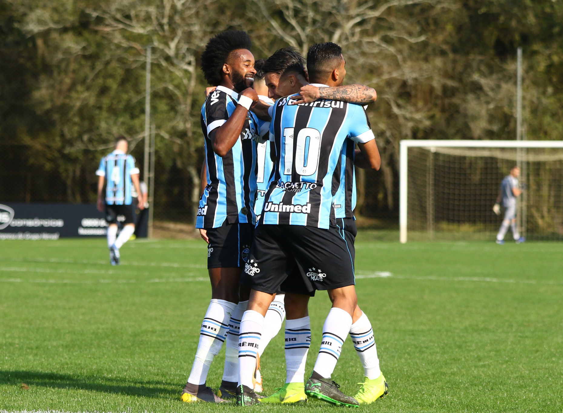 CAMPEONATO BRASILEIRO DE FUTEBOL SUB-23. SEGUNDA FASE. TERCEIRA RODADA. GRUPO A. GRÊMIO-RS. AVAÍ-SC. GOIÁS-GO. BAHIA-BA. GRUPO B. VITÓRIA-BA. INTERNACIONAL-RS. FIGUEIRENSE-SC. SANTOS-SP.