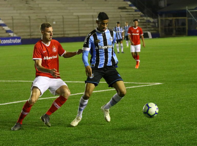 CAMPEONATO BRASILEIRO DE FUTEBOL SUB-20. PRIMEIRA FASE. DÉCIMA RODADA. GRÊMIO-RS. INTERNACIONAL-RS.