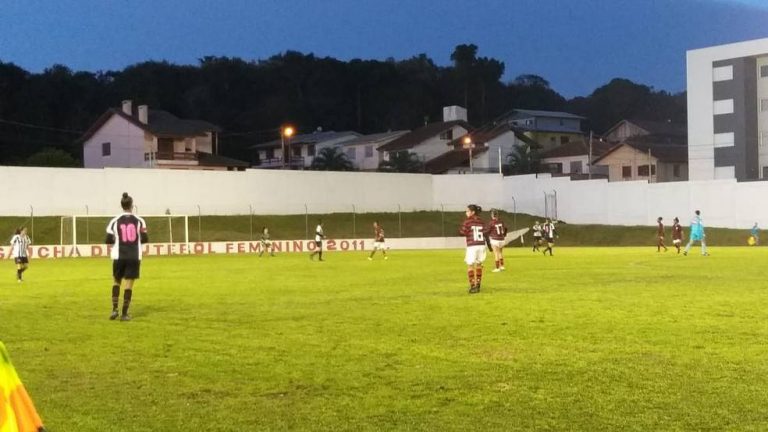 CAMPEONATO BRASILEIRO DE FUTEBOL FEMININO SUB-18. SEMIFINAL. GRUPO G. SANTOS-SP. PRIMEIRO COLOCADO. INTERNACIONAL-RS. SEGUNDO COLOCADO. FLAMENGO-RJ. TERCEIRO COLOCADO. VITÓRIA-BA. QUARTO COLOCADO. GRUPO H. IRANDUBA-AM. PRIMEIRO COLOCADO. SÃO PAULO-SP. SEGUNDO COLOCADO. VASCO-RJ. TERCEIRO COLOCADO. FLUMINENSE-RJ. QUARTO COLOCADO.