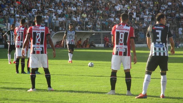 CAMPEONATO BRASILEIRO DA SÉRIE C. PRIMEIRA FASE. DÉCIMA SEXTA RODADA. GRUPO A. TREZE-PB. FERROVIÁRIO-CE. CONFIANÇA-SE. SANTA CRUZ-PE. GRUPO B. BOA ESPORTE-MG. SÃO JOSÉ-RS. YPIRANGA-RS. LUVERDENSE-MT.