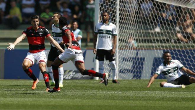 CAMPEONATO BRASILEIRO DA SÉRIE B. VIGÉSIMA PRIMEIRA RODADA. PRIMEIRA FASE. ATLÉTICO-GO. CORITIBA-PR.