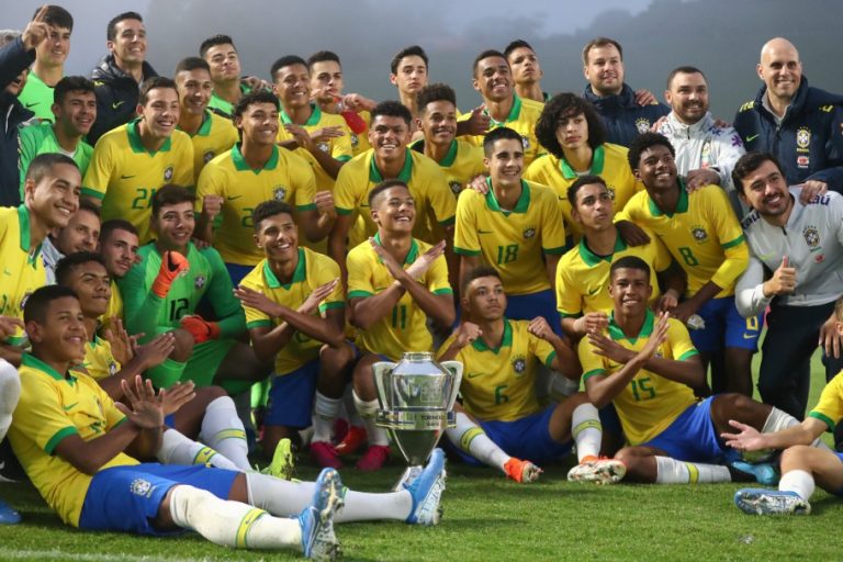 TORNEIO INTERNACIONAL SUB-15. BRASIL. URUGUAI.