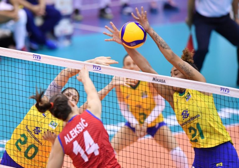 COPA DO MUNDO DE VÔLEI FEMININO. BRASIL. SÉRVIA.