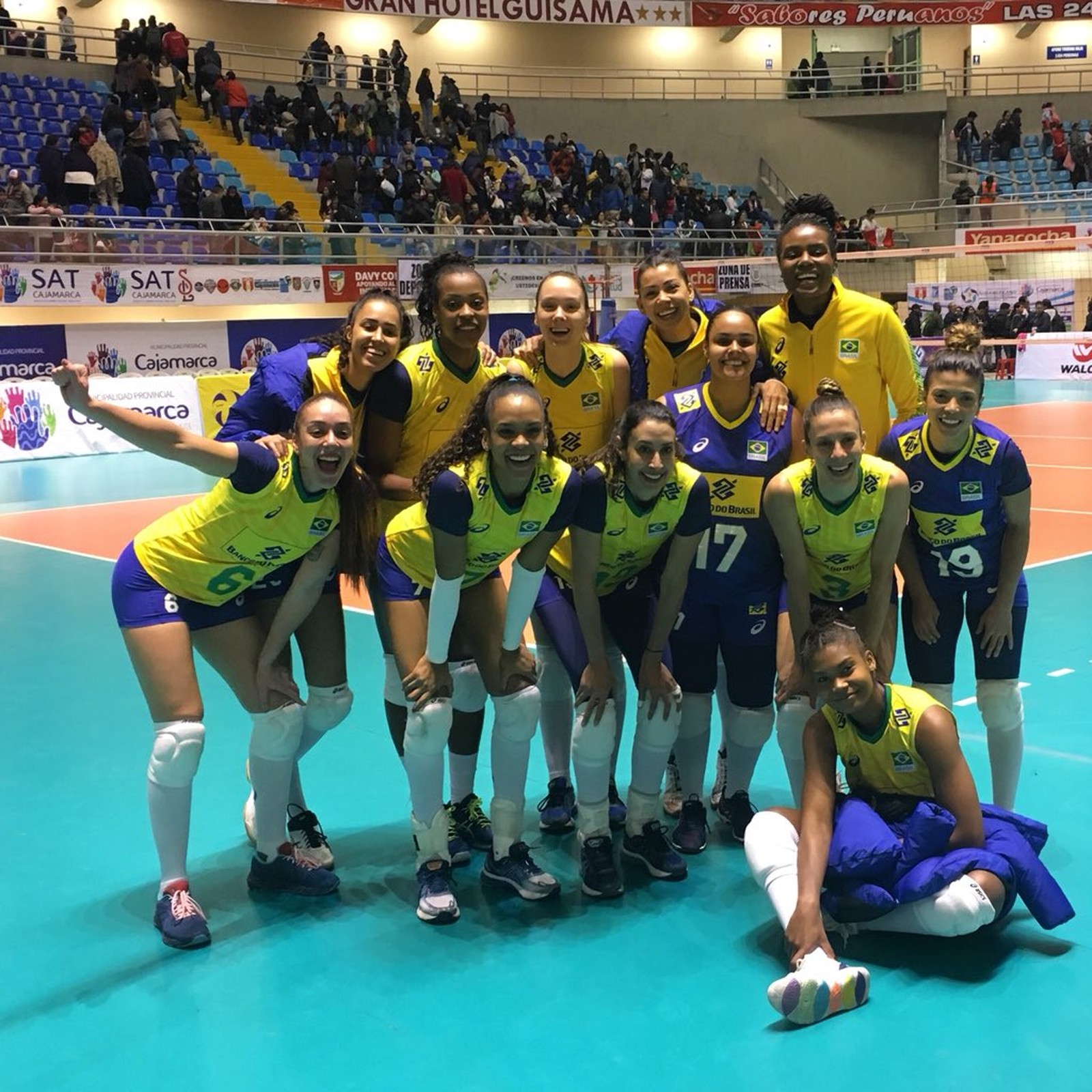 VÔLEI. BRASIL. CAMPEÃO. COLÔMBIA. VICE-CAMPEÃO. SUL-AMERICANO.