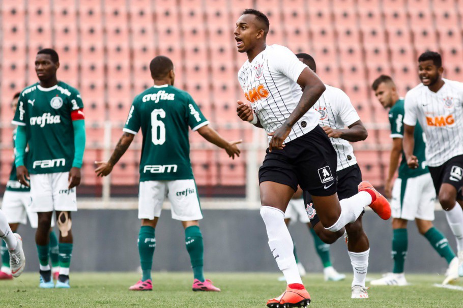 CAMPEONATO BRASILEIRO SUB-20. PRIMEIRA FASE. DÉCIMA SEXTA RODADA. SÃO PAULO-SP. AMÉRICA-MG. BOTAFOGO-RJ. PONTE PRETA-SP. ATHLETICO-PR. CHAPECOENSE-SC. CORINTHIANS-SP. PALMEIRAS-SP. ATLÉTICO-PR. INTERNACIONAL-RS. SPORT-PE. GRÊMIO-RS. FLUMINENSE-RJ. CORITIBA-PR. CAMPEONATO CARIOCA. SUB-20. TAÇA RIO. SEGUNDO TURNO. VASCO-RJ. FLAMENGO-RJ.