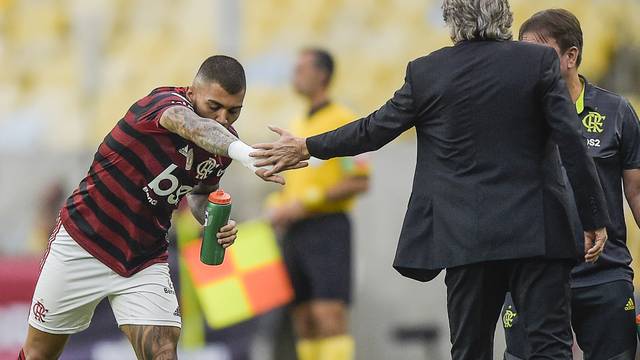 CAMPEONATO BRASILEIRO DA SÉRIE A. PRIMEIRA FASE. DÉCIMA SÉTIMA RODADA. SÃO PAULO-SP. GRÊMIO-RS. BAHIA-BA. CSA-AL. SANTOS-SP. CHAPECOENSE-SC. ATHLETICO-PR. CEARÁ-CE. FLAMENGO-RJ. PALMEIRAS-SP. GOIÁS-GO. FORTALEZA-CE. VASCO-RJ. CRUZEIRO-MG. ATLÉTICO-MG. CORINTHIANS-SP.