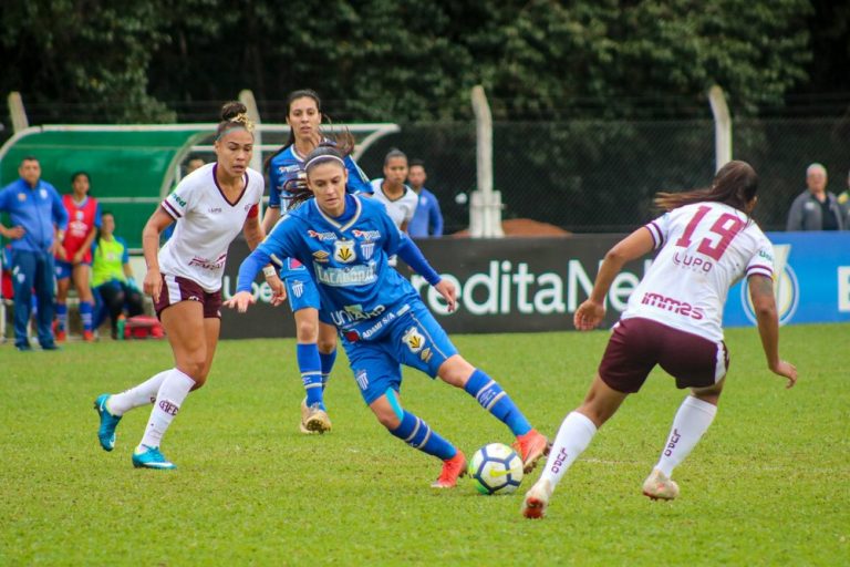 CAMPEONATO BRASILEIRO DE FUTEBOL FEMININO DA SÉRIE A1. SEMIFINAL. JOGO DE VOLTA. FERROVIÁRIA-SP. CLASSIFICADA. KINDERMANN/AVAÍ-SC. ELIMINADO. FINAL. FERROVIÁRIA-SP. CONTRA FLAMENGO-RJ OU CORINTHIANS-SP.