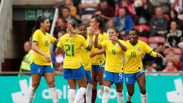 AMISTOSO. BRASIL. INGLATERRA.