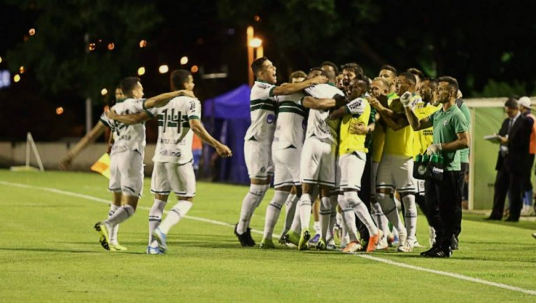 CAMPEONATO BRASILEIRO DA SÉRIE B. VIGÉSIMA NONA RODADA. BRAGANTINO-SP. OESTE-SP. CORITIBA-PR. SÃO BENTO-SP. AMÉRICA-MG. VILA NOVA-GO. CRB-AL. OPERÁRIO-PR. CRICIÚMA-SC. VITÓRIA-BA. LONDRINA-PR. FIGUEIRENSE-SC. BRASIL DE PELOTAS-RS. PARANÁ CLUBE-PR.