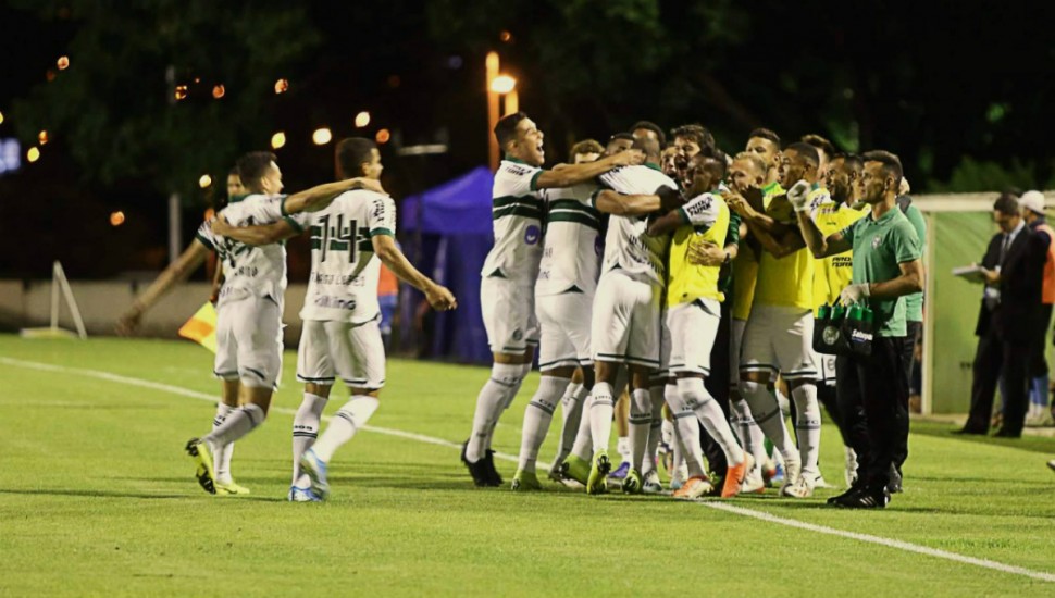 CAMPEONATO BRASILEIRO DA SÉRIE B. VIGÉSIMA NONA RODADA. BRAGANTINO-SP. OESTE-SP. CORITIBA-PR. SÃO BENTO-SP. AMÉRICA-MG. VILA NOVA-GO. CRB-AL. OPERÁRIO-PR. CRICIÚMA-SC. VITÓRIA-BA. LONDRINA-PR. FIGUEIRENSE-SC. BRASIL DE PELOTAS-RS. PARANÁ CLUBE-PR.