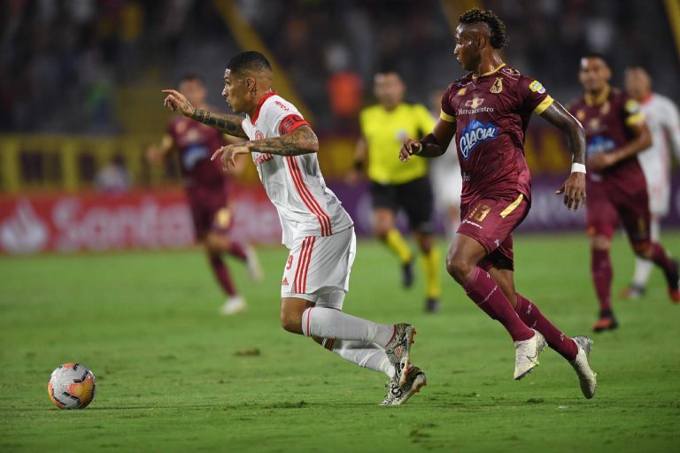 TAÇA LIBERTADORES DA AMÉRICA DE 2020. TERCEIRA FASE. JOGOS DE IDA. BARCELONA DE GUAYAQUIL. EQUADOR. CERRO PORTEÑO. PARAGUAI. INTERNACIONAL-RS. BRASIL. DEPORTES TOLIMA. COLÔMBIA.