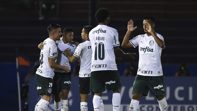 TAÇA LIBERTADORES DA AMÉRICA DE 2020. FASE DE GRUPOS. GRUPO A. FLAMENGO-RJ. BRASIL. BARCELONA DE GUAYAQUIL. EQUADOR. INDEPENDIENTE DEL VALLE. EQUADOR. JUNIOR BARRANQUILLA. COLÔMBIA. GRUPO B. PALMEIRAS-SP. BRASIL, TIGRE. ARGENTINA. BOLÍVAR. BOLÍVIA. GUARANÍ. PARAGUAI. GRUPO C. JORGE WILSTERMANN. BOLÍVIA. COLO-COLO. CHILE. GRUPO. D. RIVER PLATE. ARGENTINA. LIGA DEPORTIVA UNIVERSITÁRIA DE QUITO, EQUADOR. GRUPO H. DELFÍN. EQUADOR. OLIMPIA. PARAGUAI.