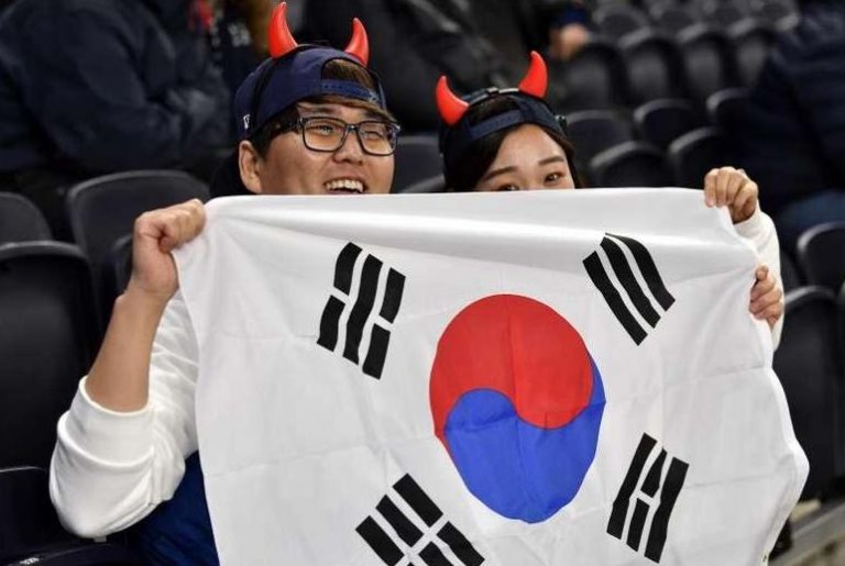 FUTEBOL, UFC. COREIA DO SUL.
