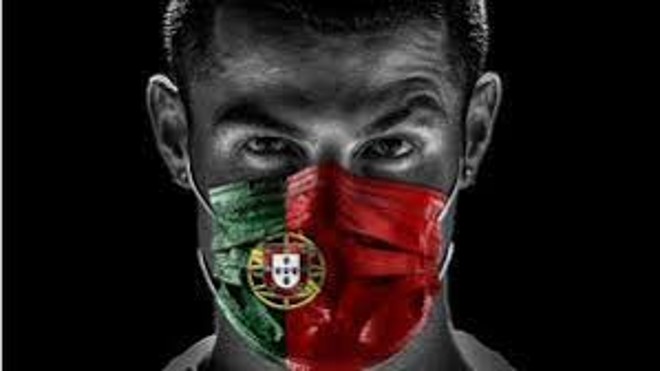 CRISTIANO RONALDO. BANDEIRA DE PORTUGAL.