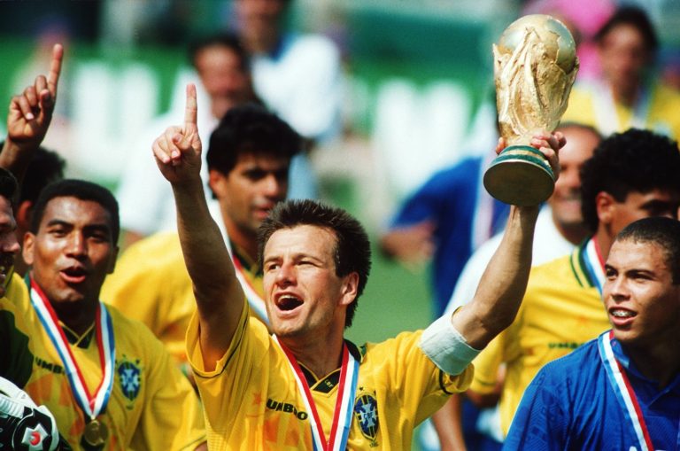 DUNGA. BRASIL. TETRACAMPEÃO. CAPITÃO.