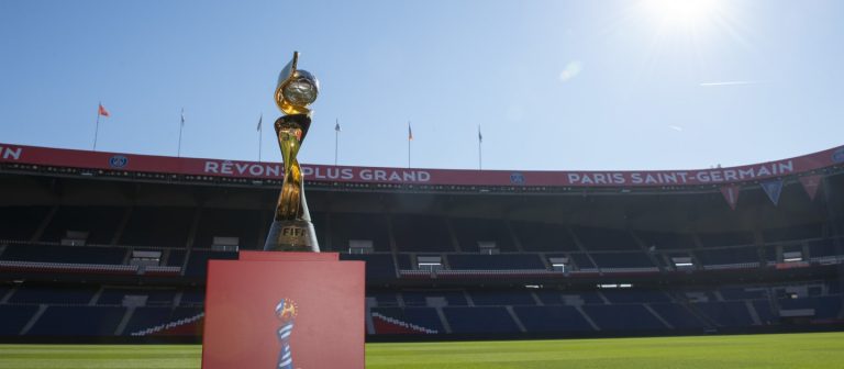 FUTEBOL FEMININO AJUDA FINANCEIRA.
