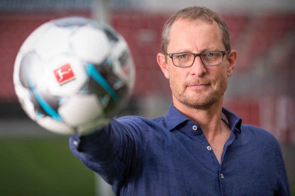 BUNDESLIGA. VOLTA DO FUTEBOL.