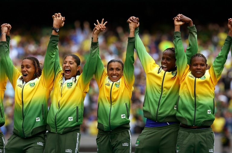 SELEÇÃO BRASILEIRA DE FUTEBOL FEMININO. OURO NO PAN-AMERICANO DE 2007. RIOD E JANEIRO.