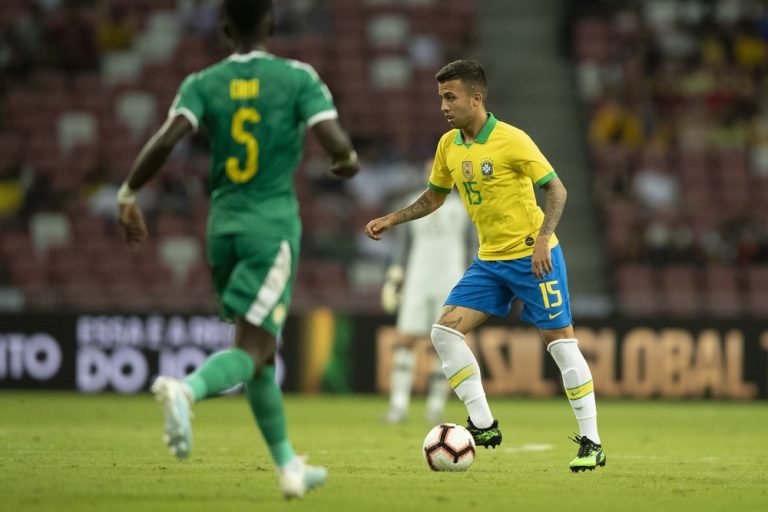 CINCO JOGADORES PARA O FUTEBOL EUROPEU.