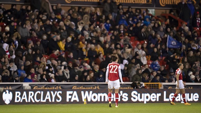 LIGA INGLESA DE FUTEBOL FEMININO. CANCELAMENTO.