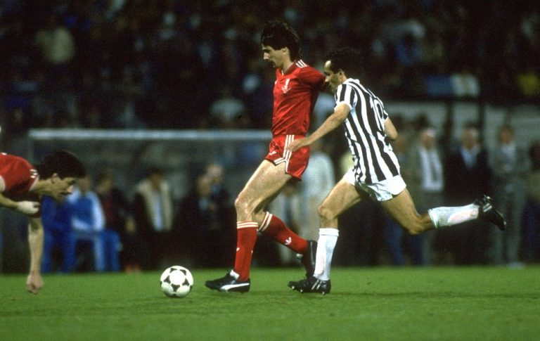 29 DE MAIO DE 1985. FINAL DA COPA DOS CAMPEÕES DA EUROPA. LIVERPOOL. INGLATERRA. JUVENTUS. ITÁLIA.